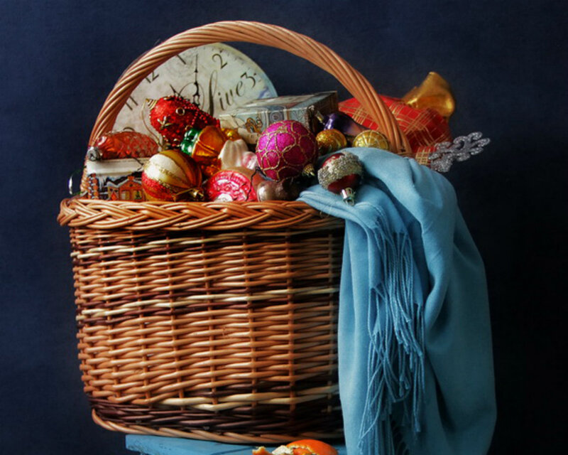 Wicker Basket with Ornaments — Brown