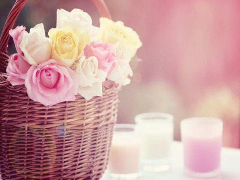 Wicker Basket with Roses — Pink, Serene