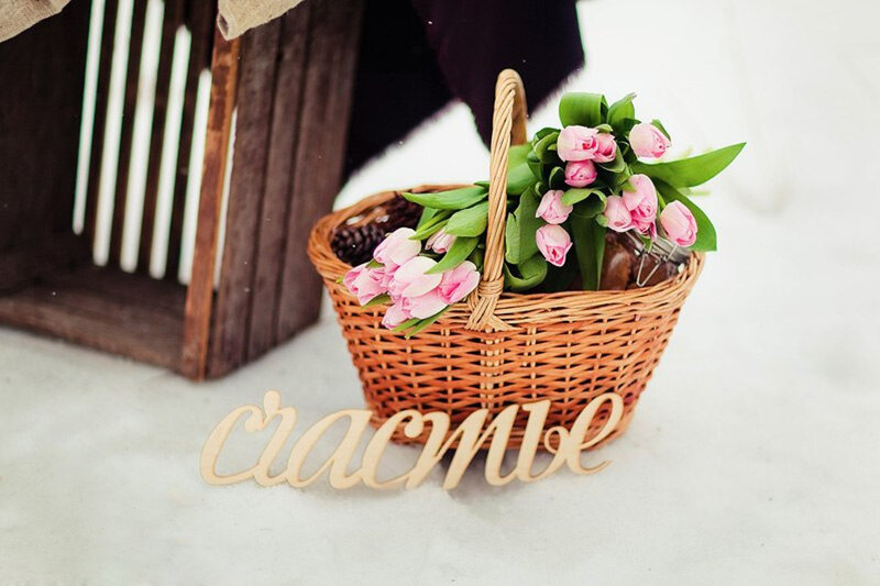 Wicker Basket with Tulips — Pink