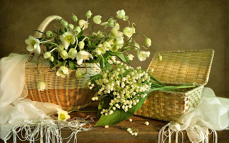 Wicker Baskets with Flowers — White