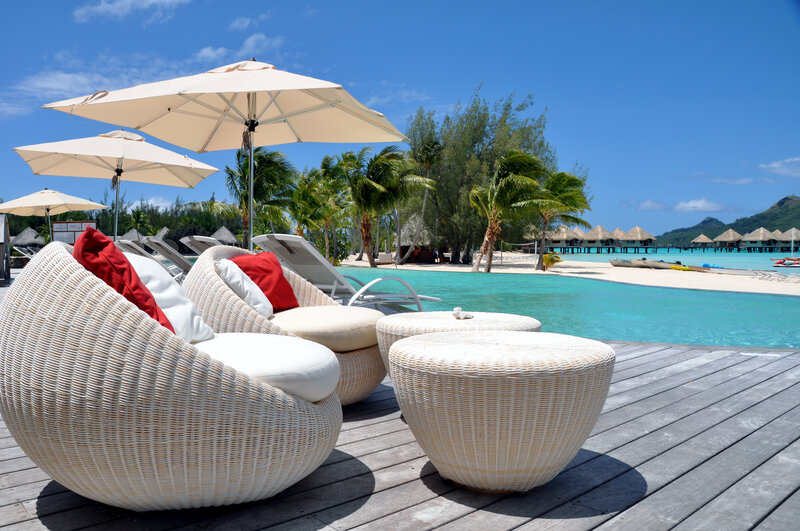Wicker Lounge Chairs — White