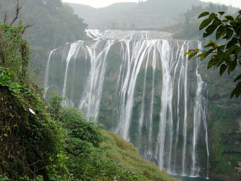 Wide Waterfall Cascade — Green