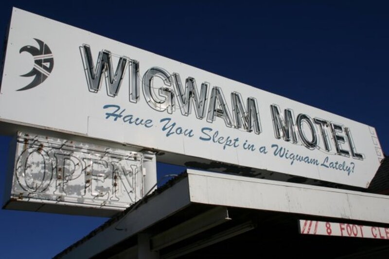 Wigwam Motel sign
