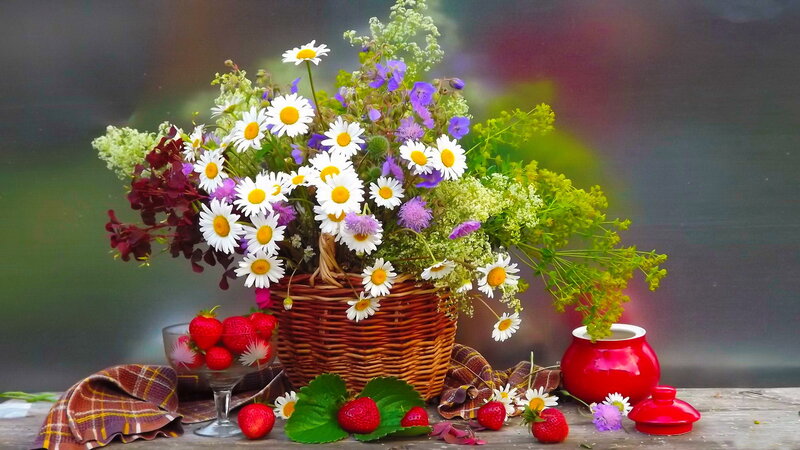Wildflower Bouquet in Basket — White, Serene