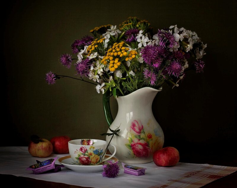 Wildflowers in a Pitcher — White