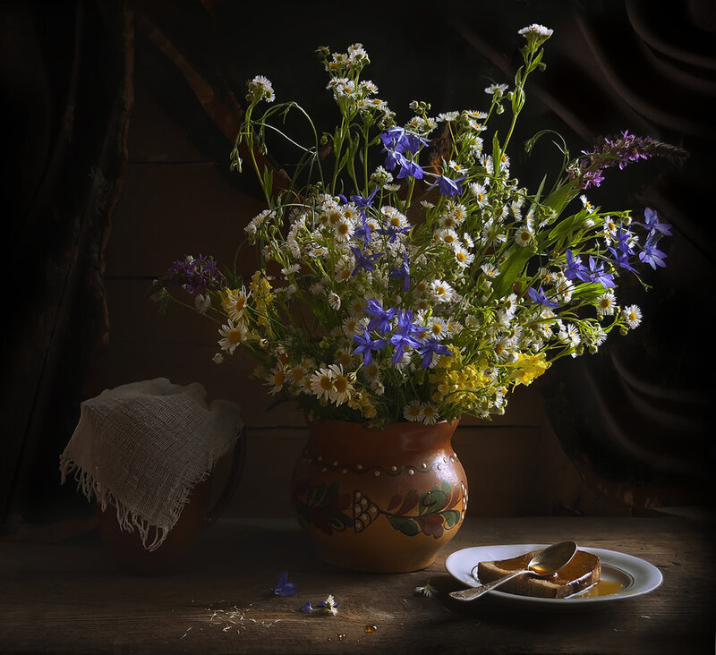 Wildflowers in a Vase — Brown, Dramatic