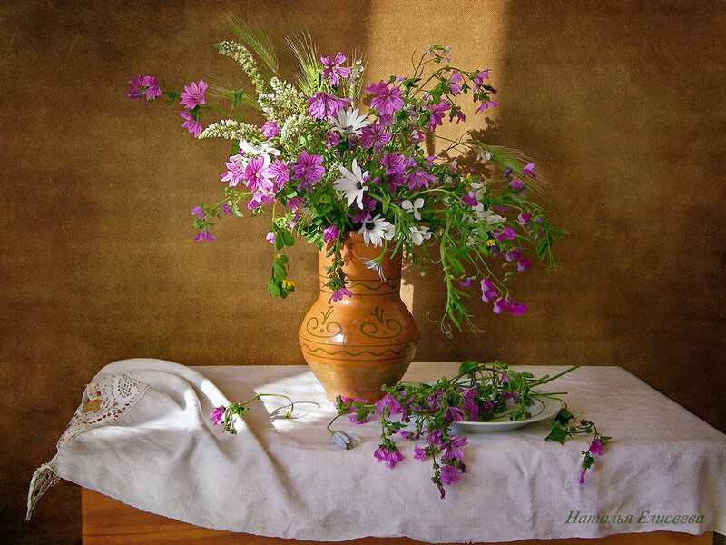 Wildflowers in a Vase — Brown, Serene
