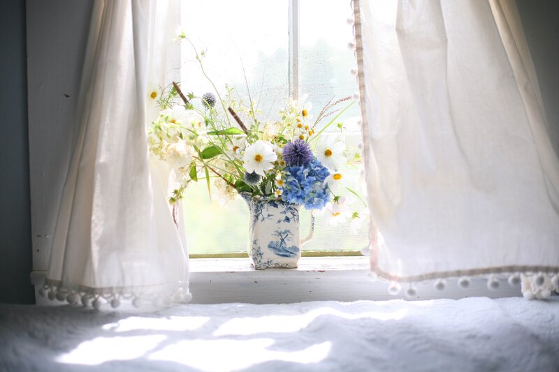 Wildflowers in a Vase — White, Serene