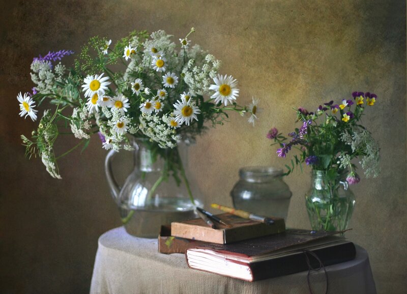 Wildflowers in Vases — Brown