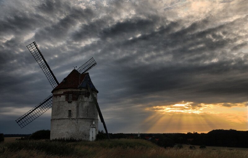Windmill at Sunset — Gray