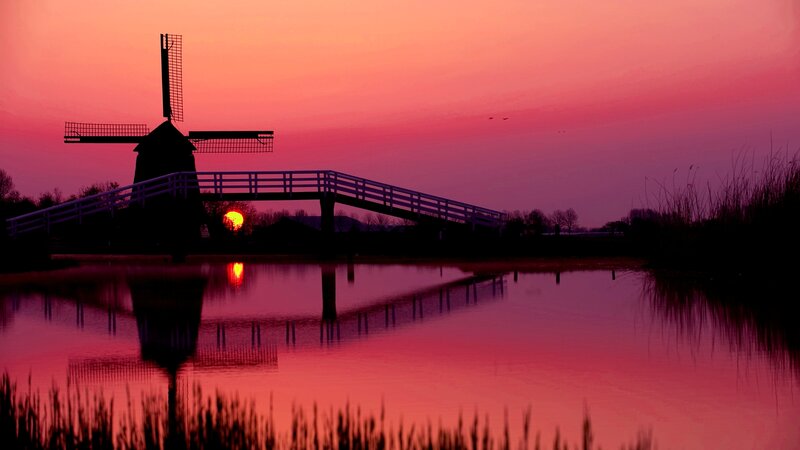 Windmill at Sunset — Pink