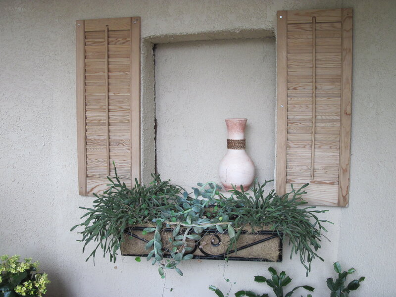 Window Box with Plants — Green