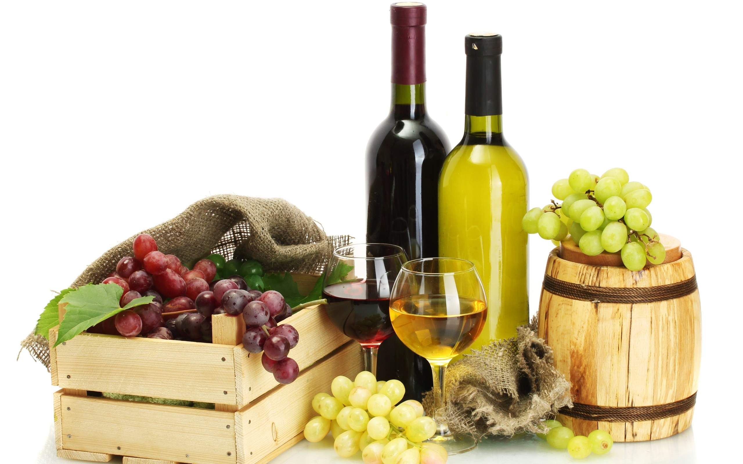 Wine and grapes arrangement