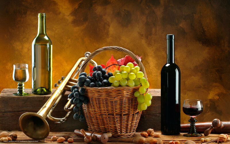Wine and Grapes Basket