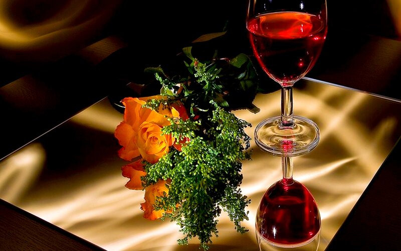 Wine Glass with Flowers — Red
