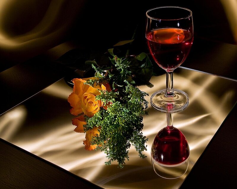 Wine Glass with Roses