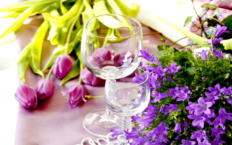 Wine Glasses with Flowers — Purple