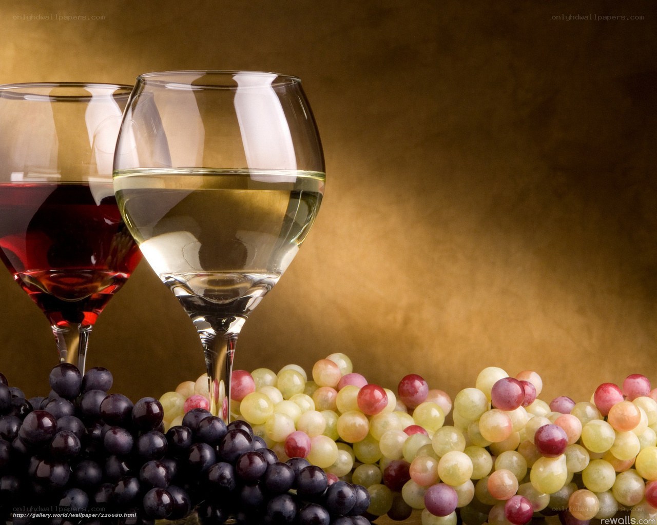 Wine glasses with grapes