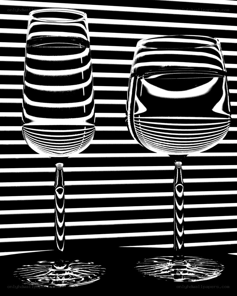 wine glasses with striped pattern