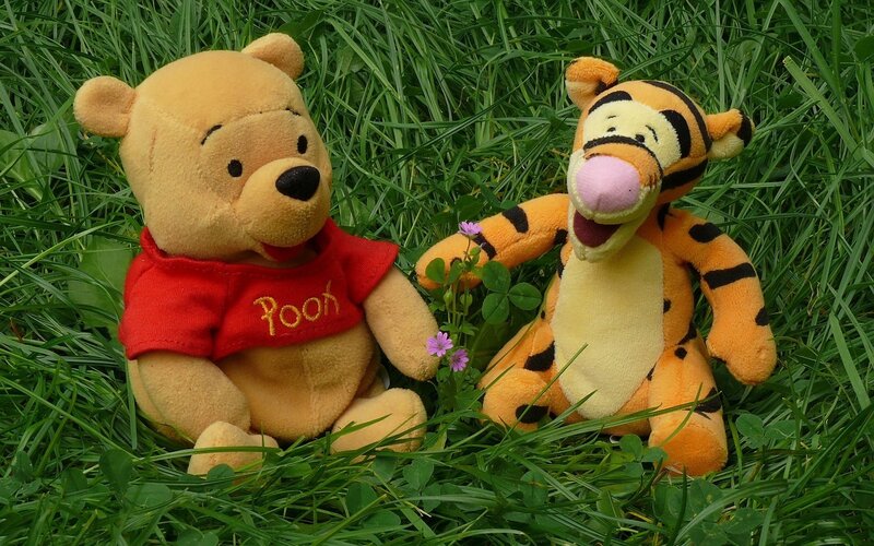 Winnie the Pooh and Tigger — Green
