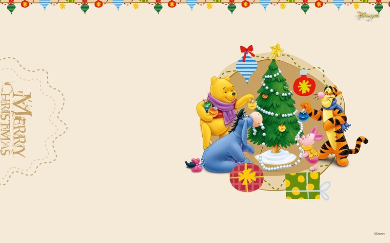 Winnie the Pooh Decorating Tree — Yellow