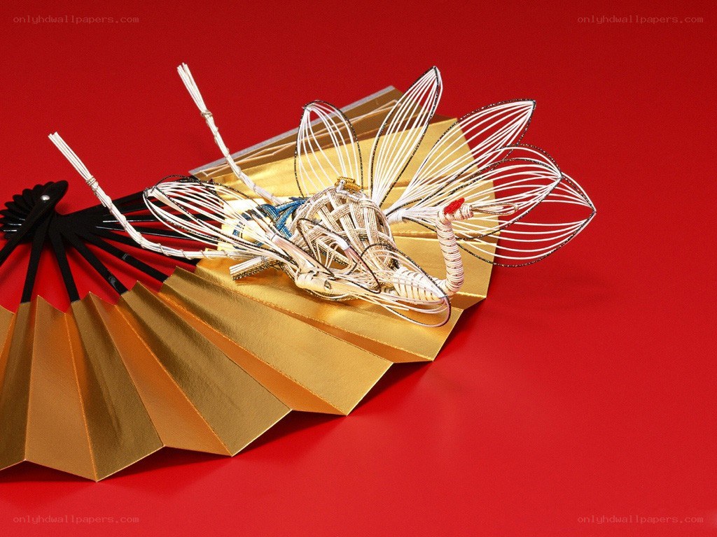 Wire crane on golden fan