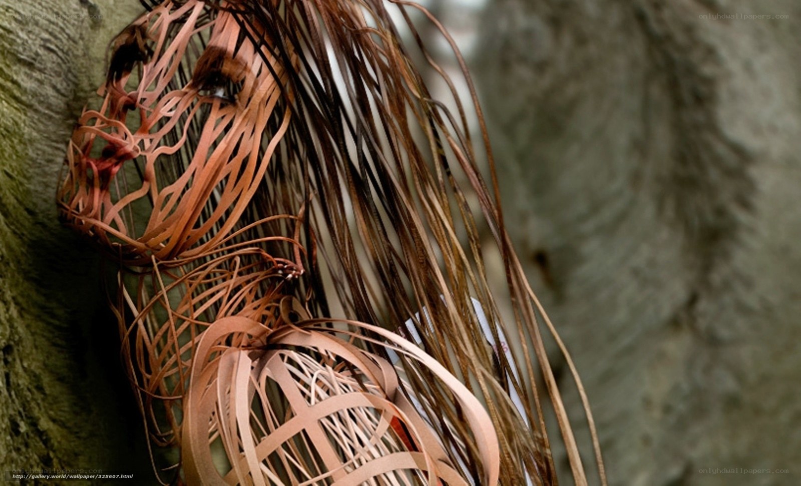 wire sculpture of a woman