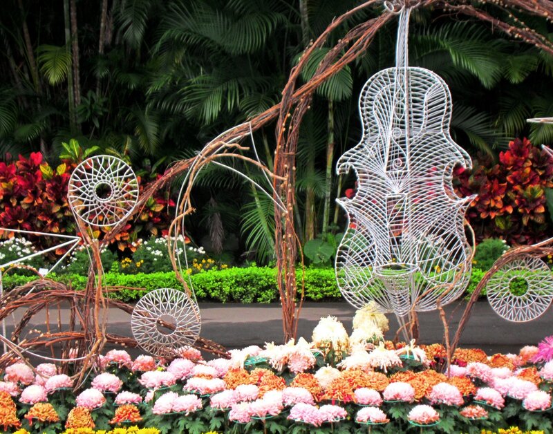 Wire Violin Sculpture