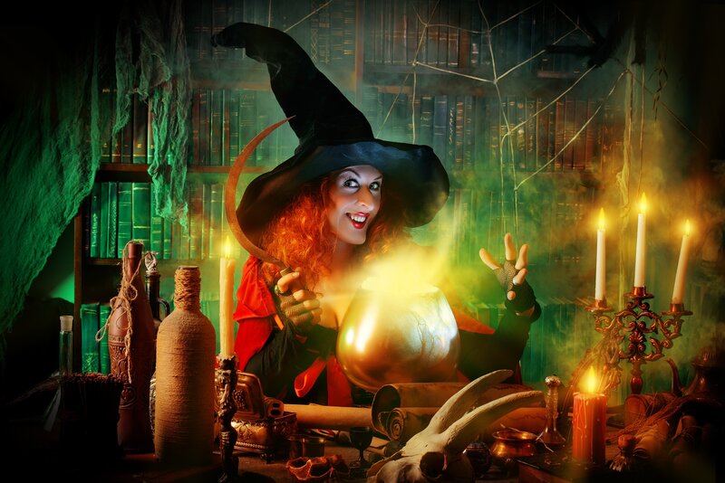 Witch with Cauldron — Green, Dramatic