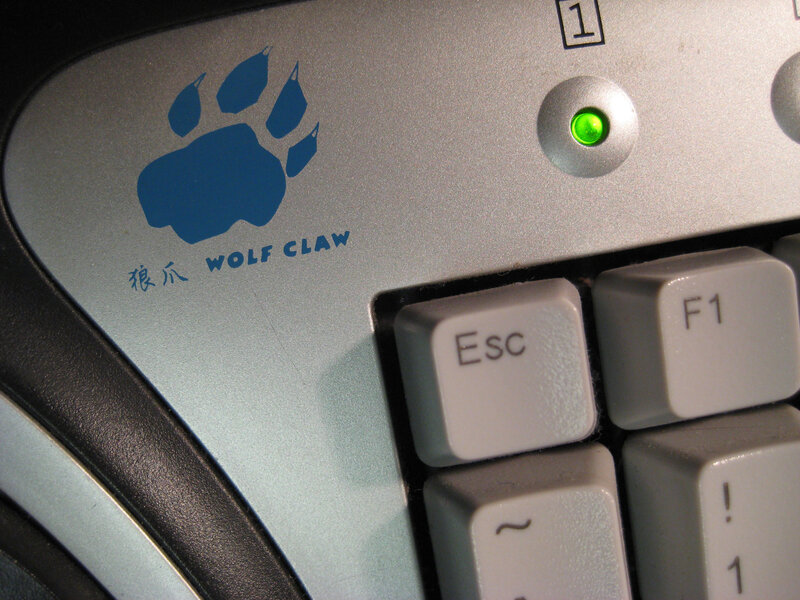 Wolf Claw keyboard close-up
