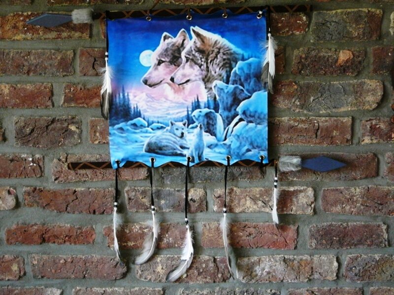 Wolf Family on Dreamcatcher