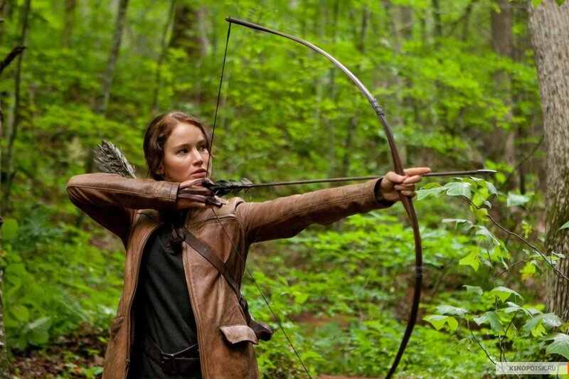 Woman Aiming Bow — Green