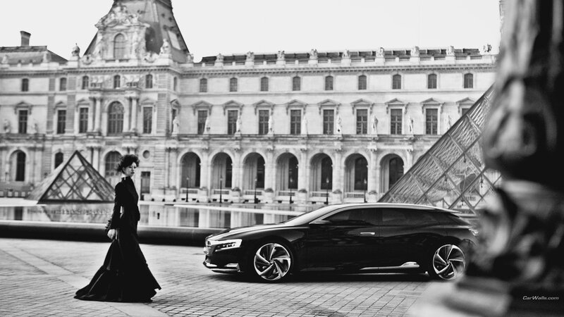 Woman and car at Louvre