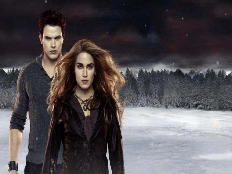 Woman and Man in Snow — Black
