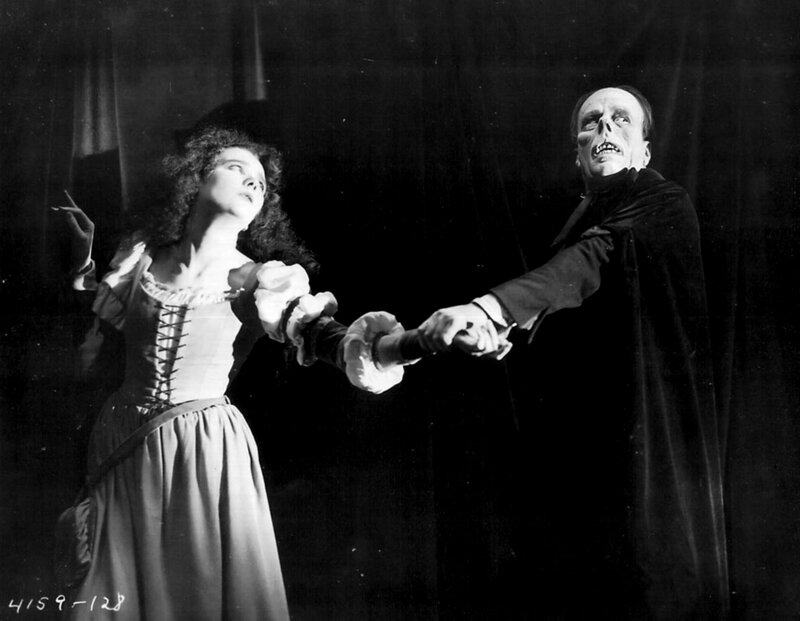 Woman and Vampire — Black