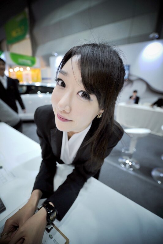 woman at a trade show booth