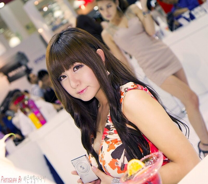 Woman at a trade show event