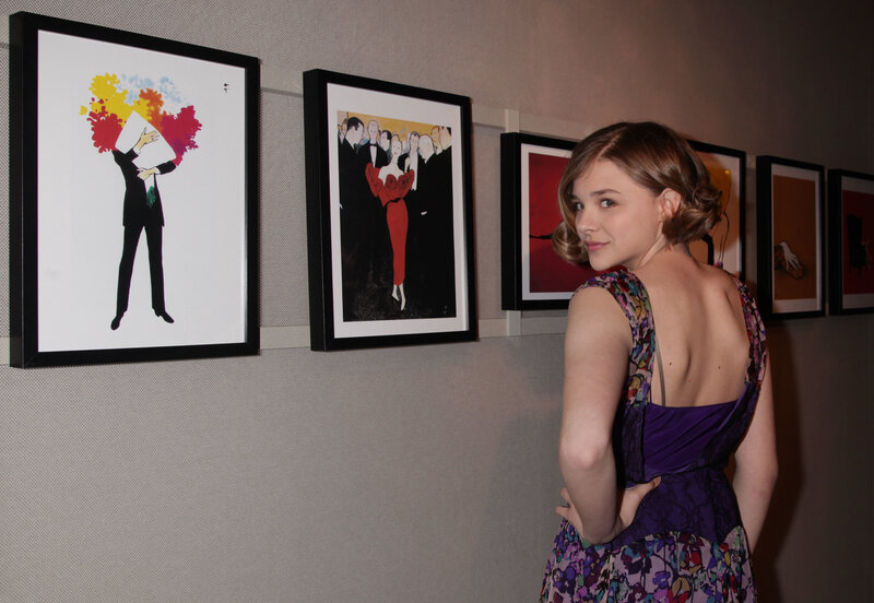 woman at art gallery