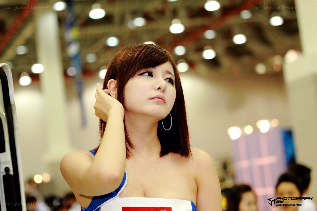woman at auto show