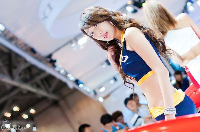 woman at auto show event