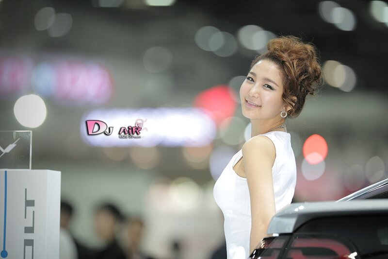 woman at auto show event