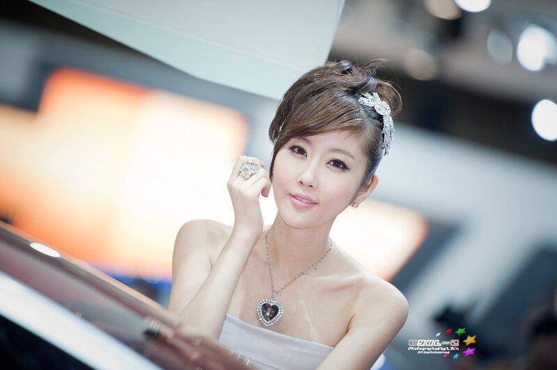 woman at auto show event