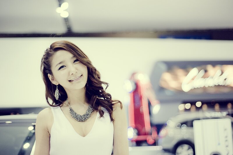woman at auto show