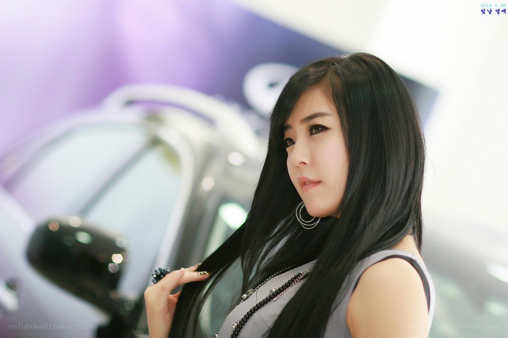 woman at car show