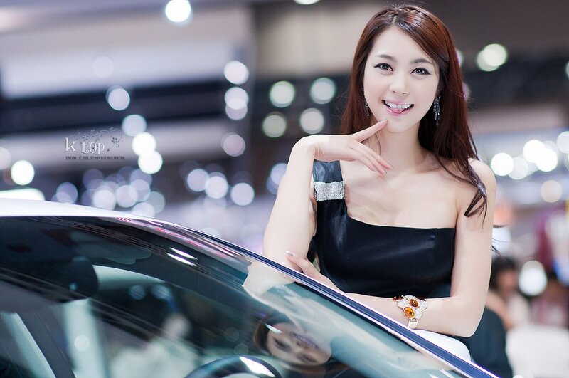 woman at car show event