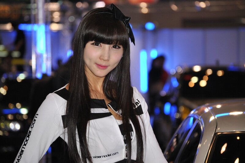 woman at car show event