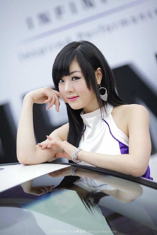 woman at car show event