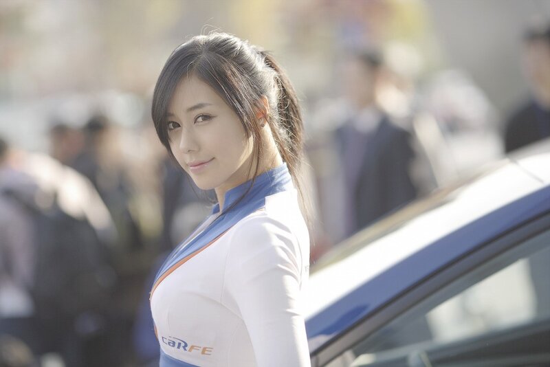 woman at car show event