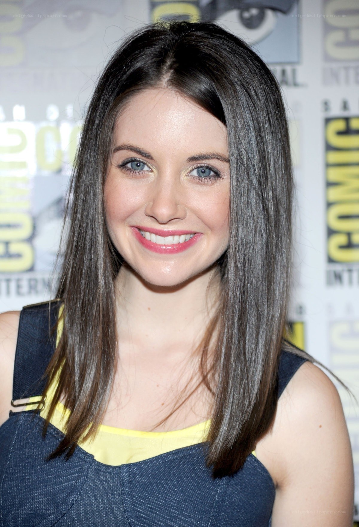 woman at comic-con event