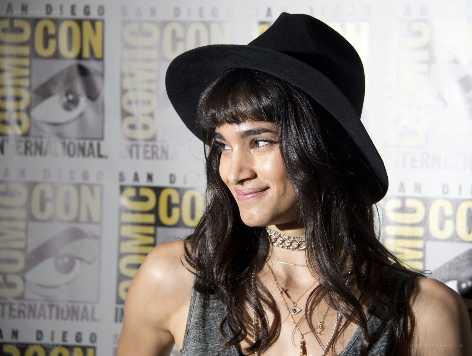 woman at comic-con event